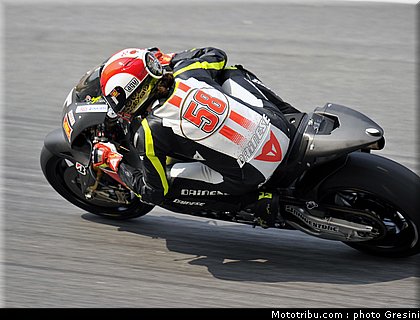 simoncelli_022_motogp_2010_test_sepang1.jpg