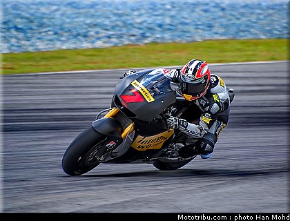 aoyama_5_motogp_sepang_test1_2010.JPG