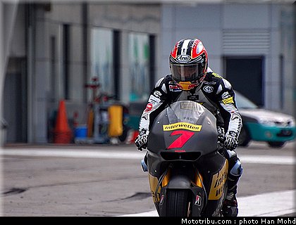 aoyama_8_motogp_sepang_test1_2010.JPG