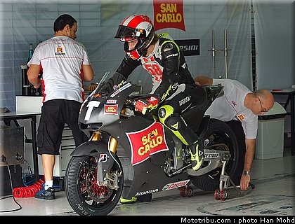 simoncelli_009_motogp_sepang_test1_2010.JPG