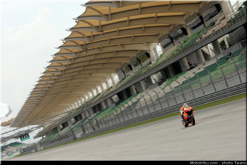 dovizioso_26_motogp_test_sepang1_2010