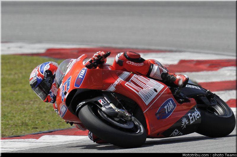 stoner_11_motogp_test_sepang1_2010