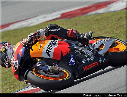 dovizioso_14_motogp_test_sepang1_2010.jpg