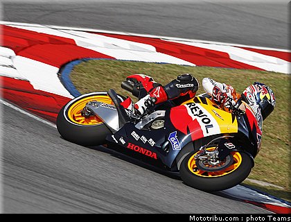 dovizioso_19_motogp_test_sepang1_2010.jpg
