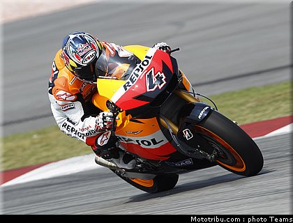 dovizioso_22_motogp_test_sepang1_2010.jpg