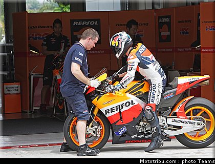 pedrosa_16_motogp_test_sepang1_2010.jpg