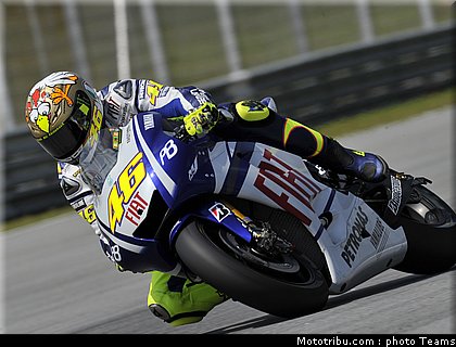 rossi_2_motogp_test_sepang1_2010.jpg