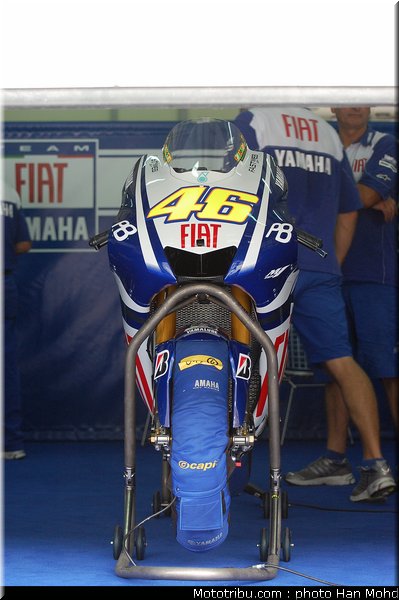 rossi_02_motogp_2010_tests_sepang2