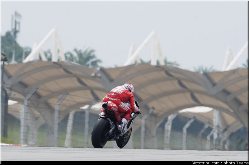 hayden_4_motogp_2010_test_sepang2