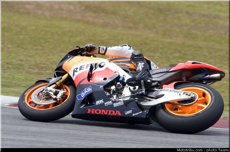 pedrosa_13_motogp_2010_test_sepang2