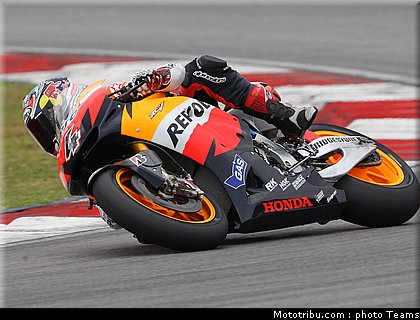 dovizioso_01_motogp_2010_test_sepang2.jpg