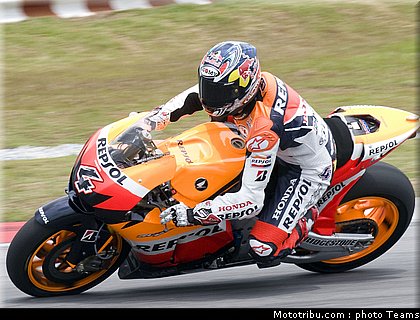 dovizioso_06_motogp_2010_test_sepang2.jpg