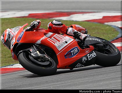hayden_1_motogp_2010_test_sepang2.jpg
