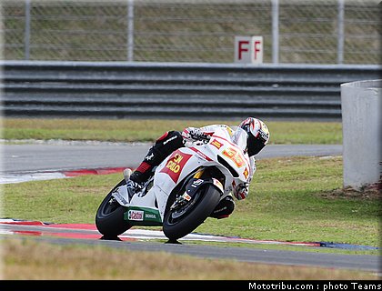 melandri_15_motogp_2010_test_sepang2.jpg