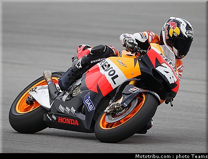 pedrosa_01_motogp_2010_test_sepang2.jpg