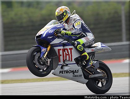 rossi_1_motogp_2010_test_sepang2.jpg