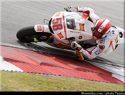 simoncelli_02_motogp_2010_test_sepang2.jpg