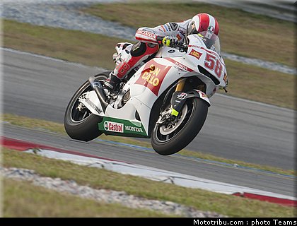 simoncelli_04_motogp_2010_test_sepang2.jpg