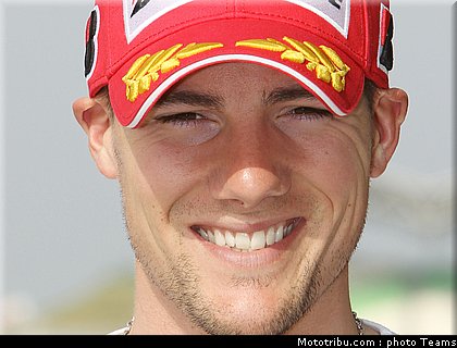 spies_3_motogp_2010_test_sepang2.jpg