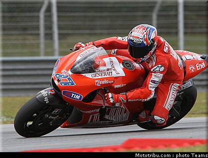 stoner_01_motogp_2010_test_sepang2.jpg