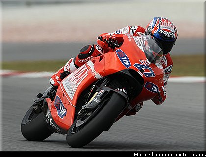 stoner_03_motogp_2010_test_sepang2.jpg