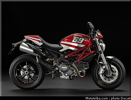 ducati_night_2011_074.jpg