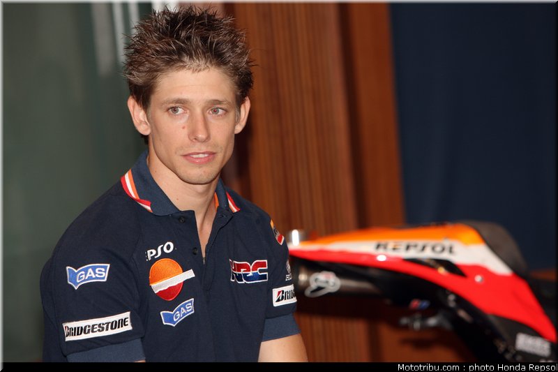 008_honda_repsol_hrc_2011_stoner_06_008