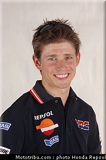015_honda_repsol_hrc_2011_stoner_13_015.jpg
