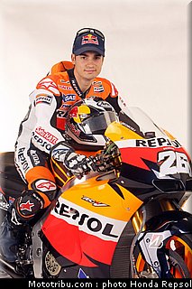 025_honda_repsol_hrc_2011_pedrosa_10_025.jpg