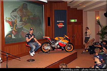 039_honda_repsol_hrc_2011_dovizioso_10_039.jpg