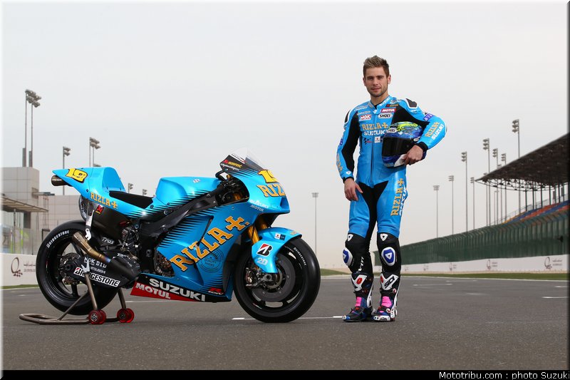 motogp_2011_team_suzuki_rizla+_012
