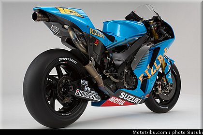 motogp_2011_team_suzuki_rizla+_007.jpg