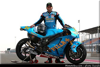 motogp_2011_team_suzuki_rizla+_014.jpg