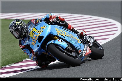 motogp_2011_team_suzuki_rizla+_016.jpg