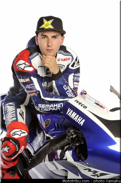 motogp_yamaha_racing_team_2011_lorenzo_012