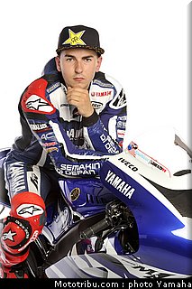 motogp_yamaha_racing_team_2011_lorenzo_012.jpg