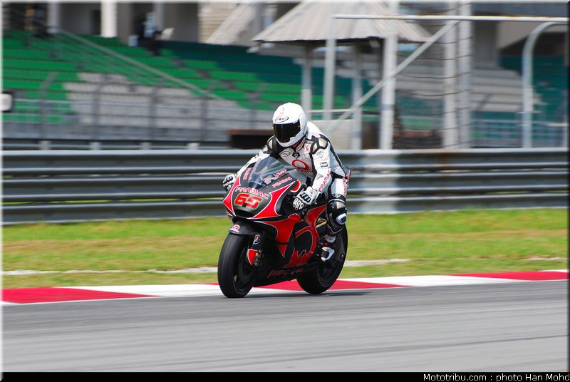motogp_test_malaisie_2011_capirossi_2
