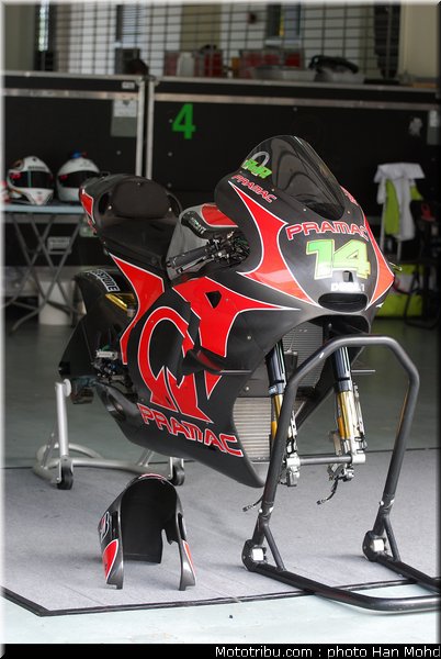 motogp_test_malaisie_2011_depuniet_07