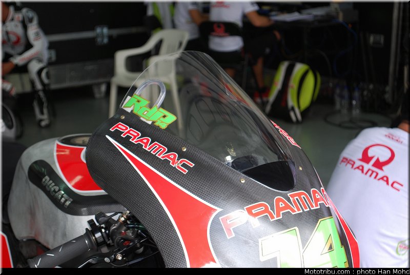 motogp_test_malaisie_2011_depuniet_14