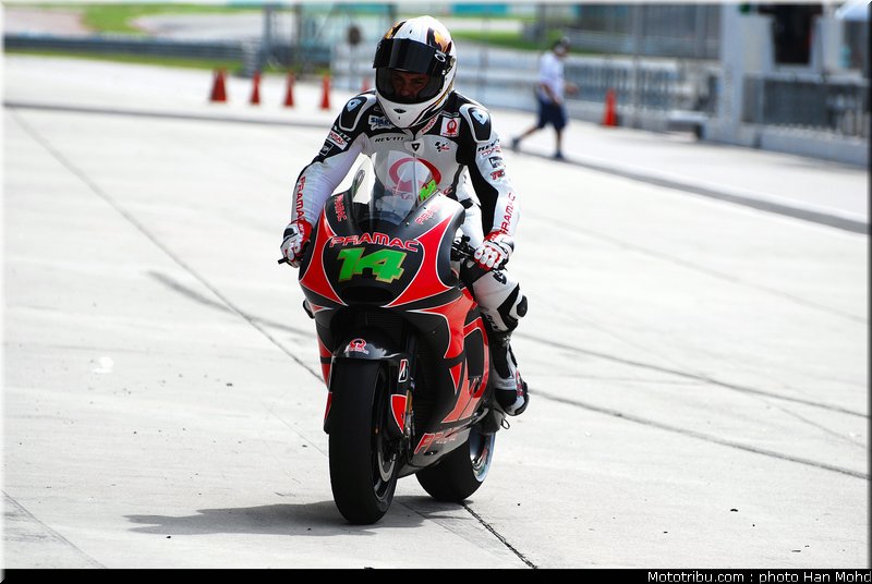 motogp_test_malaisie_2011_depuniet_26