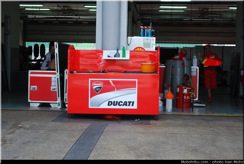 motogp_test_malaisie_2011_ducati_8