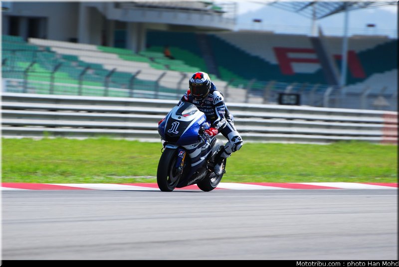 motogp_test_malaisie_2011_lorenzo_03
