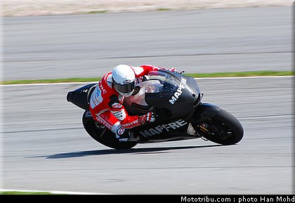 motogp_test_malaisie_2011_barbera_4.JPG