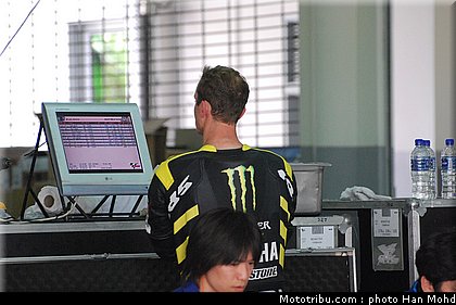 motogp_test_malaisie_2011_edwards_3.JPG