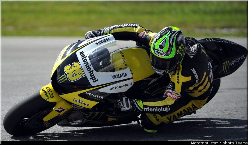 motogp_test_malaisie_2011_crutchlow_01