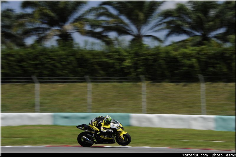 motogp_test_malaisie_2011_crutchlow_08