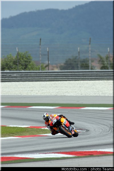 motogp_test_malaisie_2011_pedrosa_15