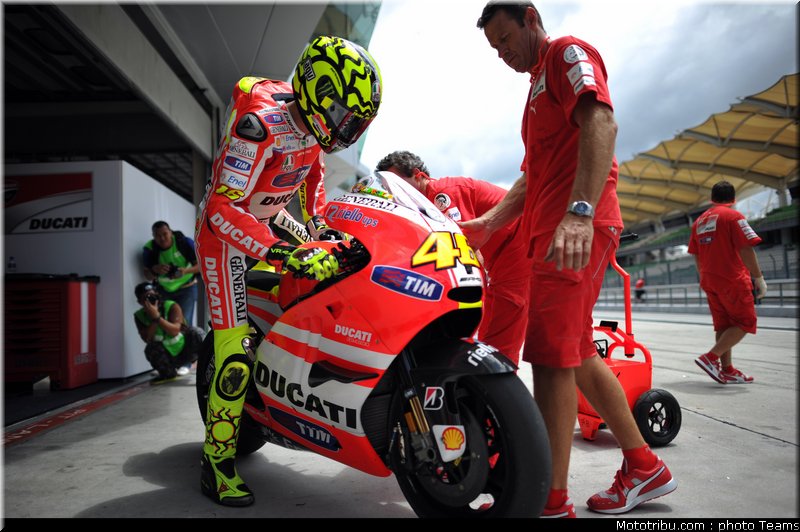 motogp_test_malaisie_2011_rossi_26