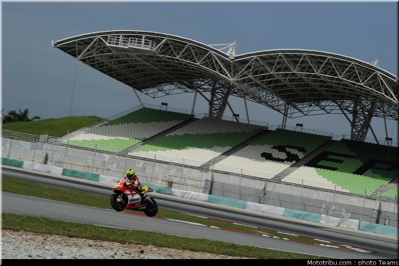 motogp_test_malaisie_2011_rossi_64