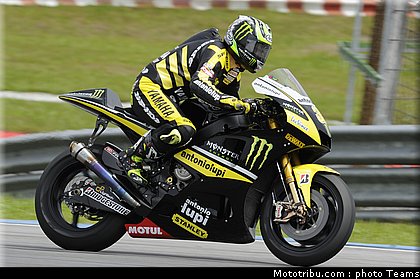 motogp_test_malaisie_2011_crutchlow_06.jpg